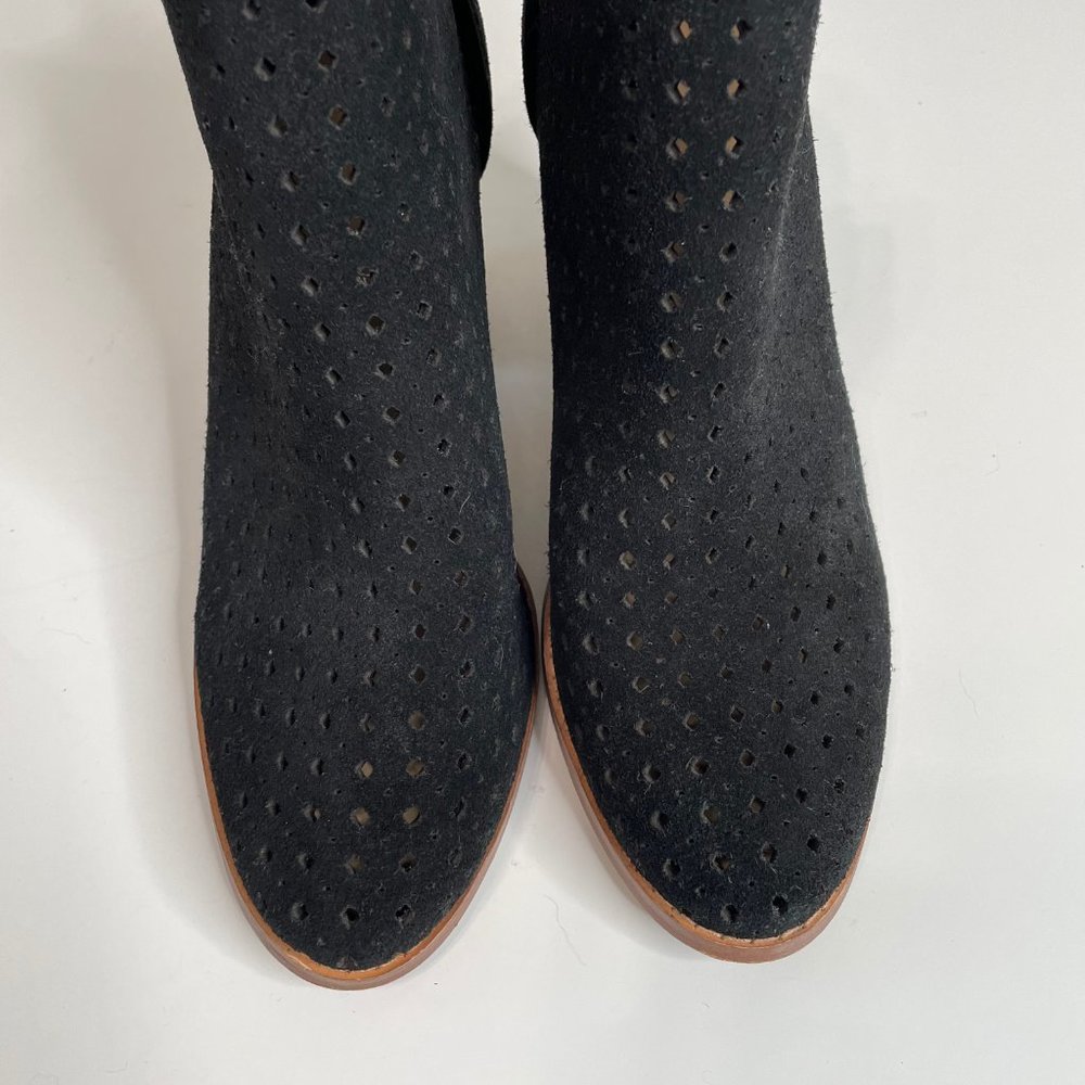 Marc Fisher Suede Ankle Bootie Stacked 3 1/2" Heel Laser Cut Zip Back - Picture 9 of 11